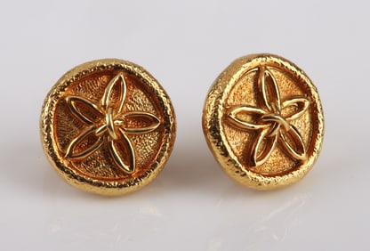 18K Tiffany Schlumberger Sand Dollar Earrings