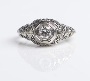 18K White Gold Art Deco Diamond Ring