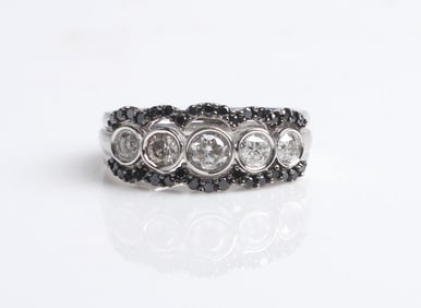 14K White Gold Diamond Ring