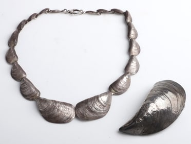 D. Pywell Sterling Mussel Shell Necklace & Buckle