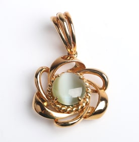 18K Yellow Gold Oscar Heyman Cats Eye Pendant