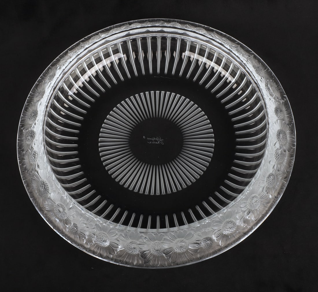 Lalique Crystal 'Marguerites' Center Bowl (1 of 7)