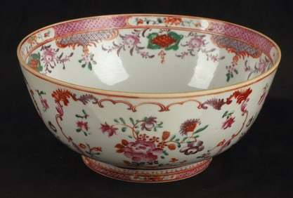 Chinese Export Porcelain Famille Rose Bowl