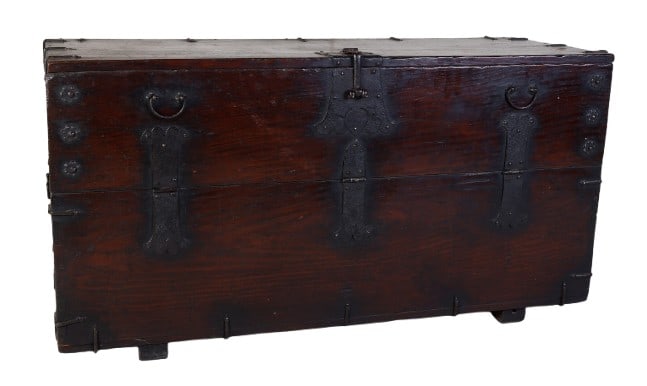 Korean 19th c. bandaji tansu blanket chest (1 of 7)