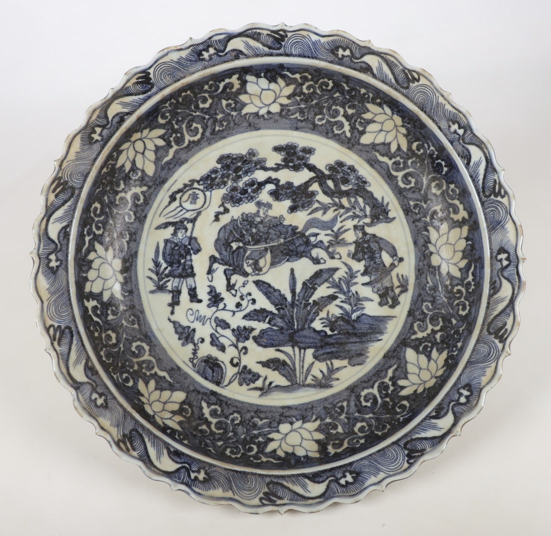 Chinese Blue and White Porcelain Charger: Chinese blue and white porcelain charger, in warrior decoration, 18" dia, 3 1/4"H