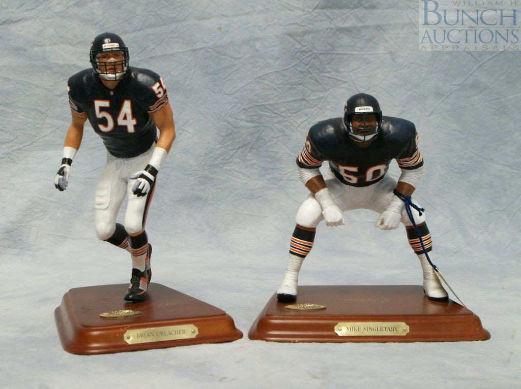 (2) Danbury Mint Chicago Bears football figures,: (2) Danbury Mint Chicago Bears football figures, Brian Urlacher, Mike Singletary, tallest 9"
