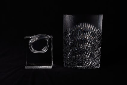 (2) Japanese Hoya Fumio Sasa Crystal Vases