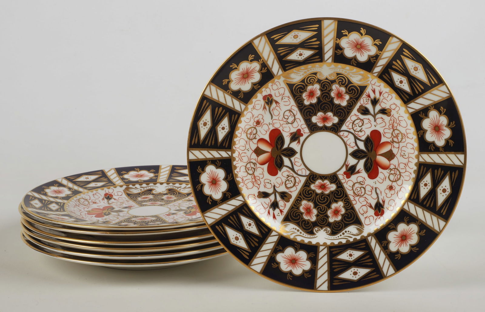 (7) Royal Crown Derby Imari Luncheon Plates: (7) Royal Crown Derby Imari Luncheon Plates, 2451, 8 1/2" dia