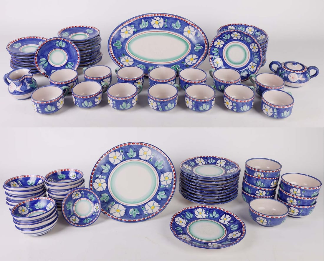 (86) Pieces Solimene Vietri 'Flower' Dinnerware: (86) Pieces Solimene Vietri 'Flower' Dinnerware to include (11) dinner plates, 9 7/8", (11) salad plates, 8", (19) fruit bowls, (8) cereal bowls, (14) mugs, (19) saucers, (1) round platter, (1) oval p