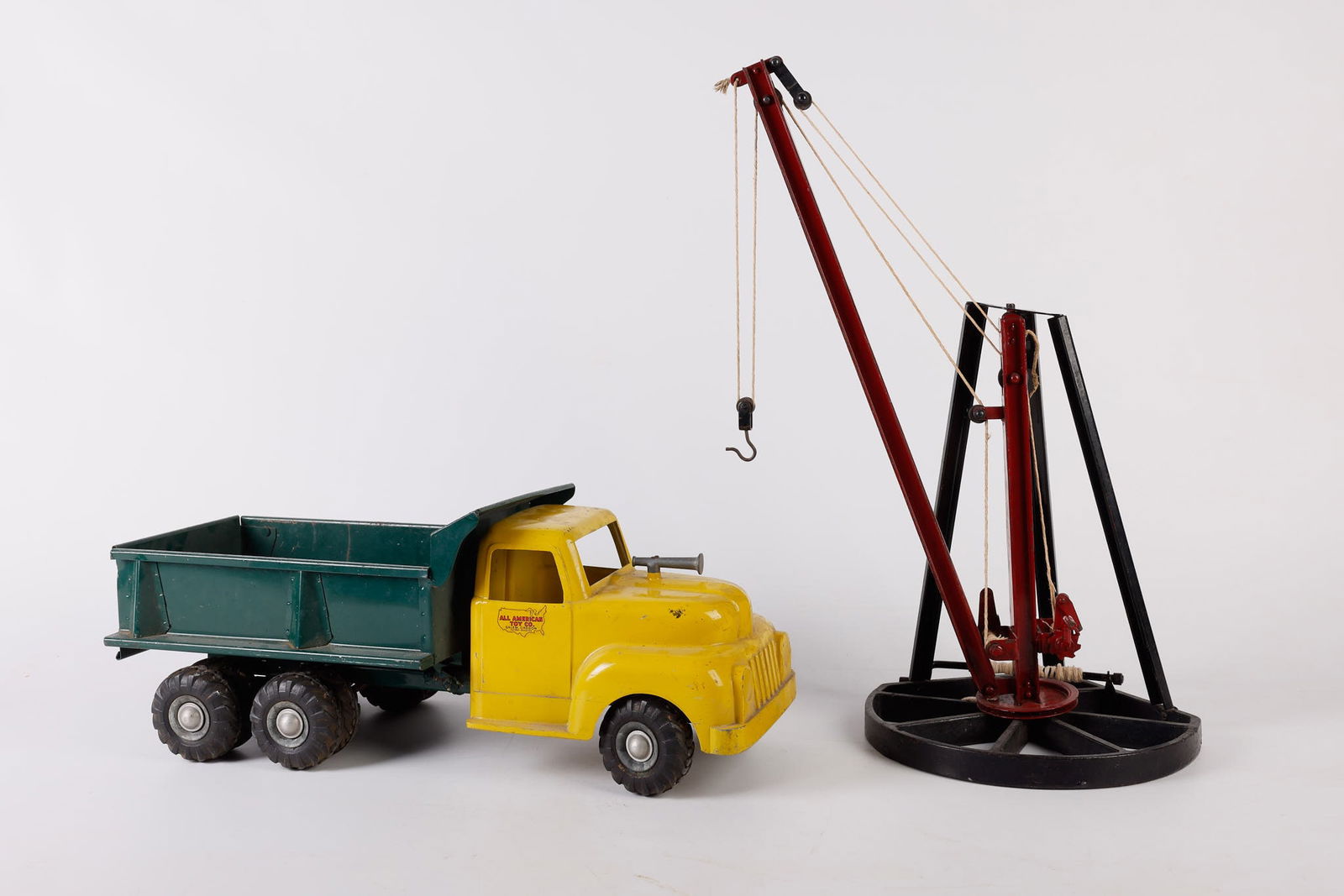 All American Toy Co. Dump Truck (1 of 8)