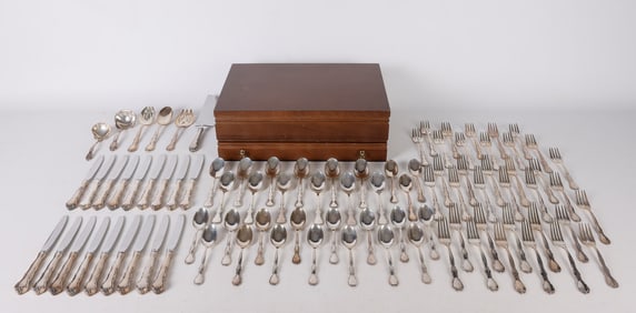 (89) Pieces Lunt Sterling Flatware, 'Mignonette'