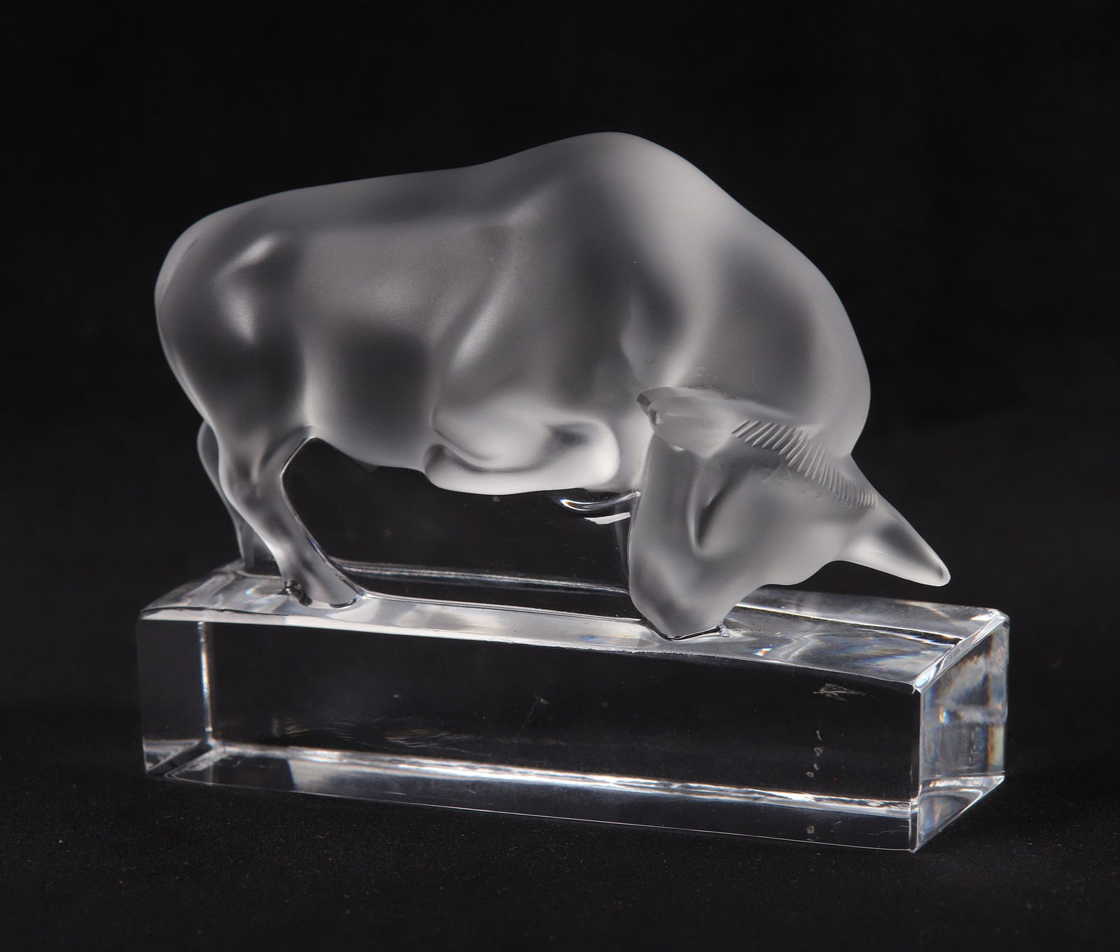 Lalique Crystal Figure of a Bull (1 of 8)