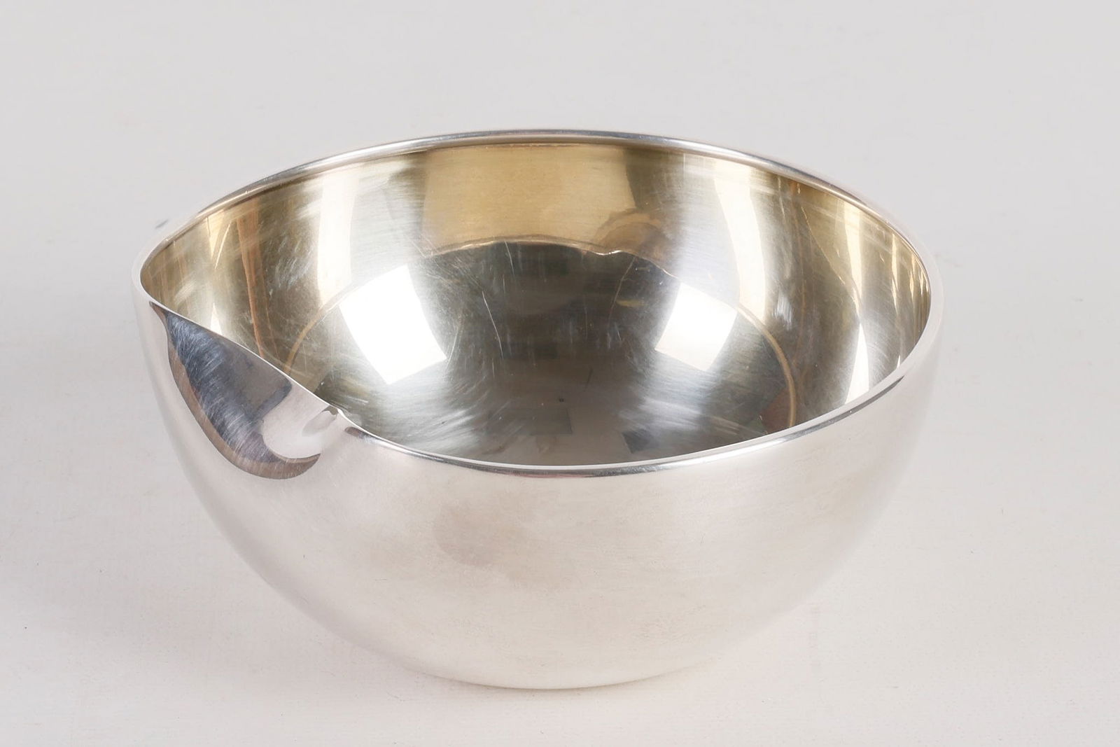 Sterling Elsa Peretti Tiffany Thumbprint Bowl: Sterling Elsa Peretti Tiffany Thumbprint Bowl, signed at underside, 925, Italy, Firenze, 5" dia x 2 1/8"H, 5.8 TO