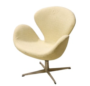 Arne Jacobsen Swan Chair