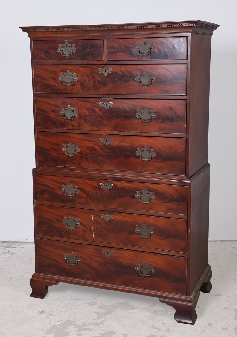 Chippendale Style Gentleman's Chest (1 of 8)