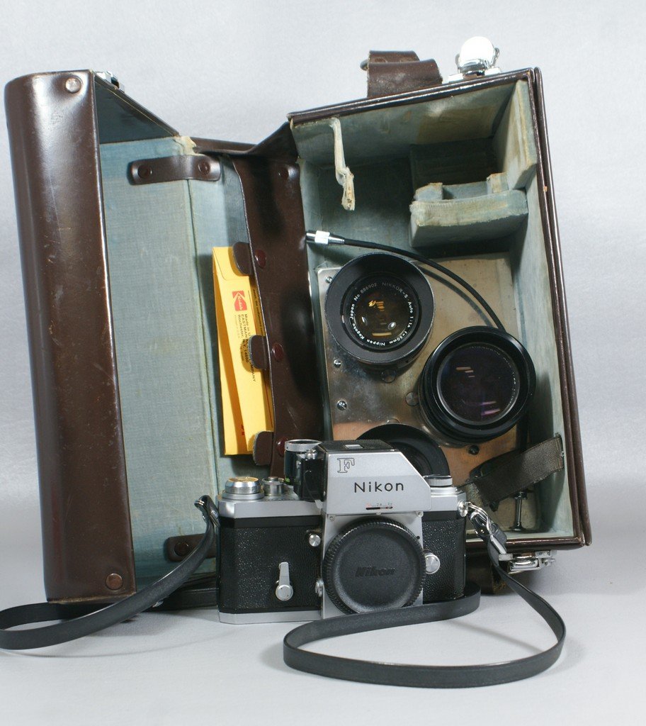 Nikon F 35mm SLR camera in hard fitted leather case, wi: Nikon F 35mm SLR camera in hard fitted leather case, with 3 lenses, 50mm, f1.4 Nikkor-S; 28mm, f3.5 Nikkor-H w/filter & hood; 135mm , f2.8 Nikkor-Q w/filter and hood