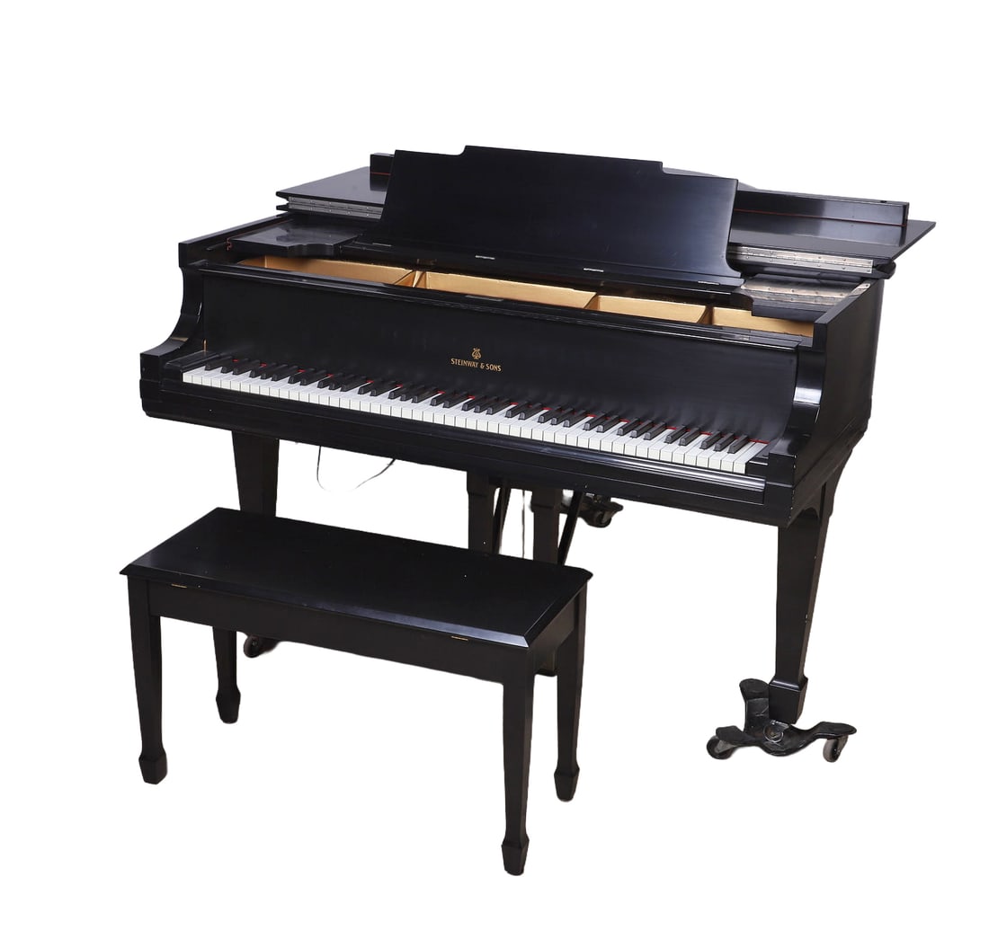 Steinway Studio Grand Piano, Model M (1 of 20)