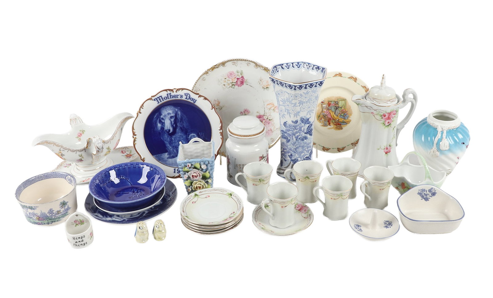 Group of Porcelain and Floral Table Items (1 of 18)