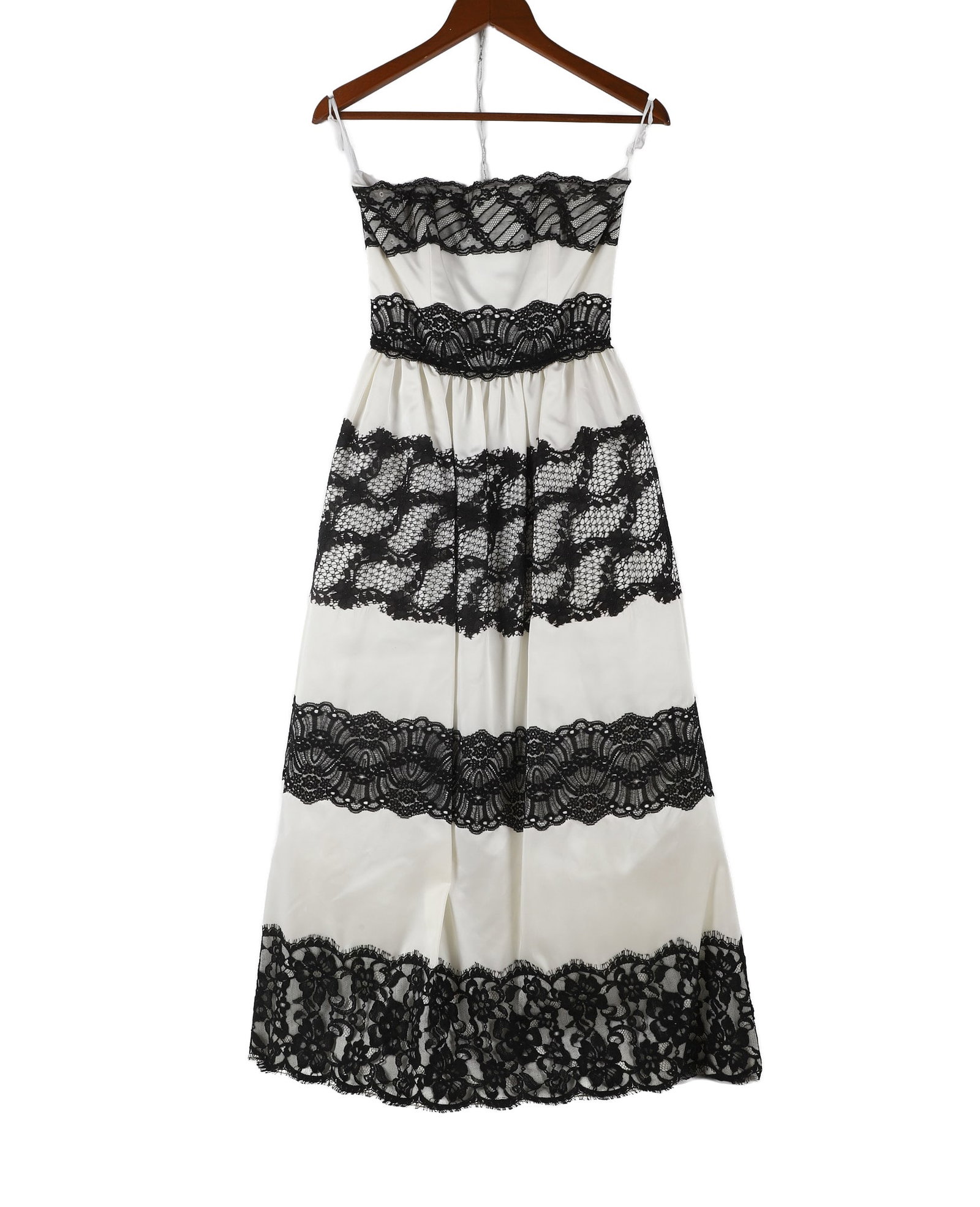 Victor Costa Black & Ivory Dress: Victor Costa Black & Ivory Dress Victor Costa black lace and ivory satin dress, layered lace overlay over satin dress, Wear consistent with use, size 4
