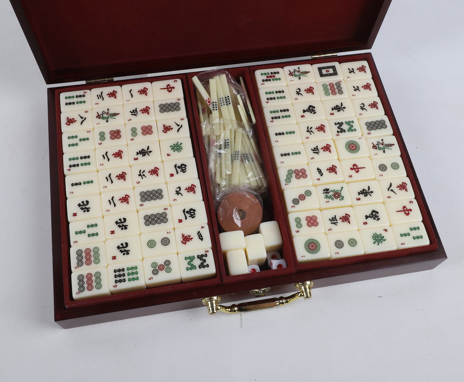 (2) Game Sets, Mahjong and Backgammon - 2
