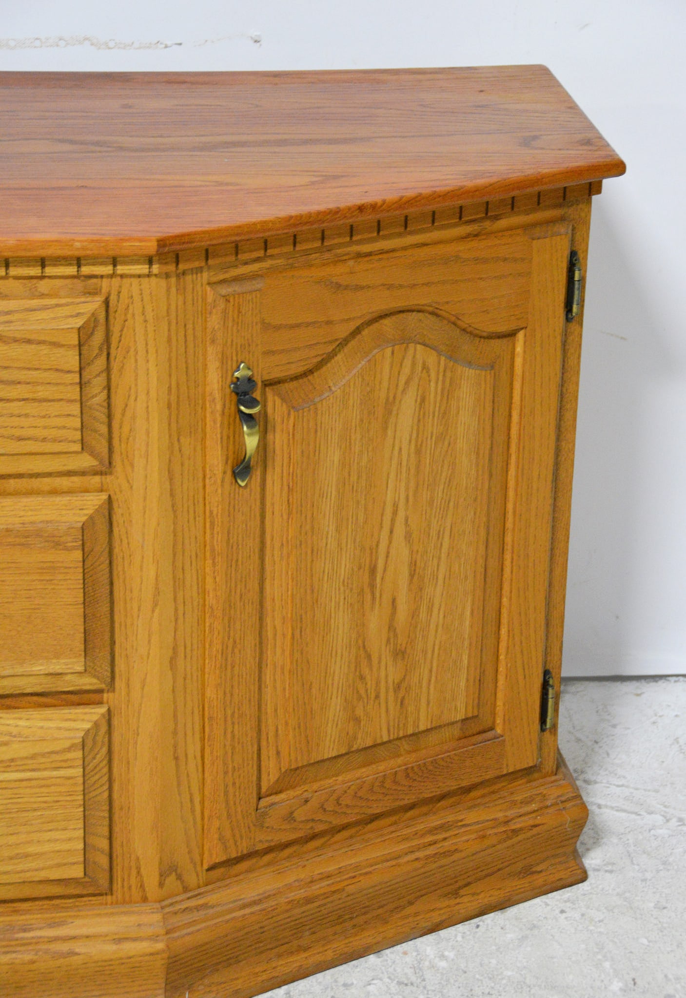 Oak Clipped Corner Sideboard - 3