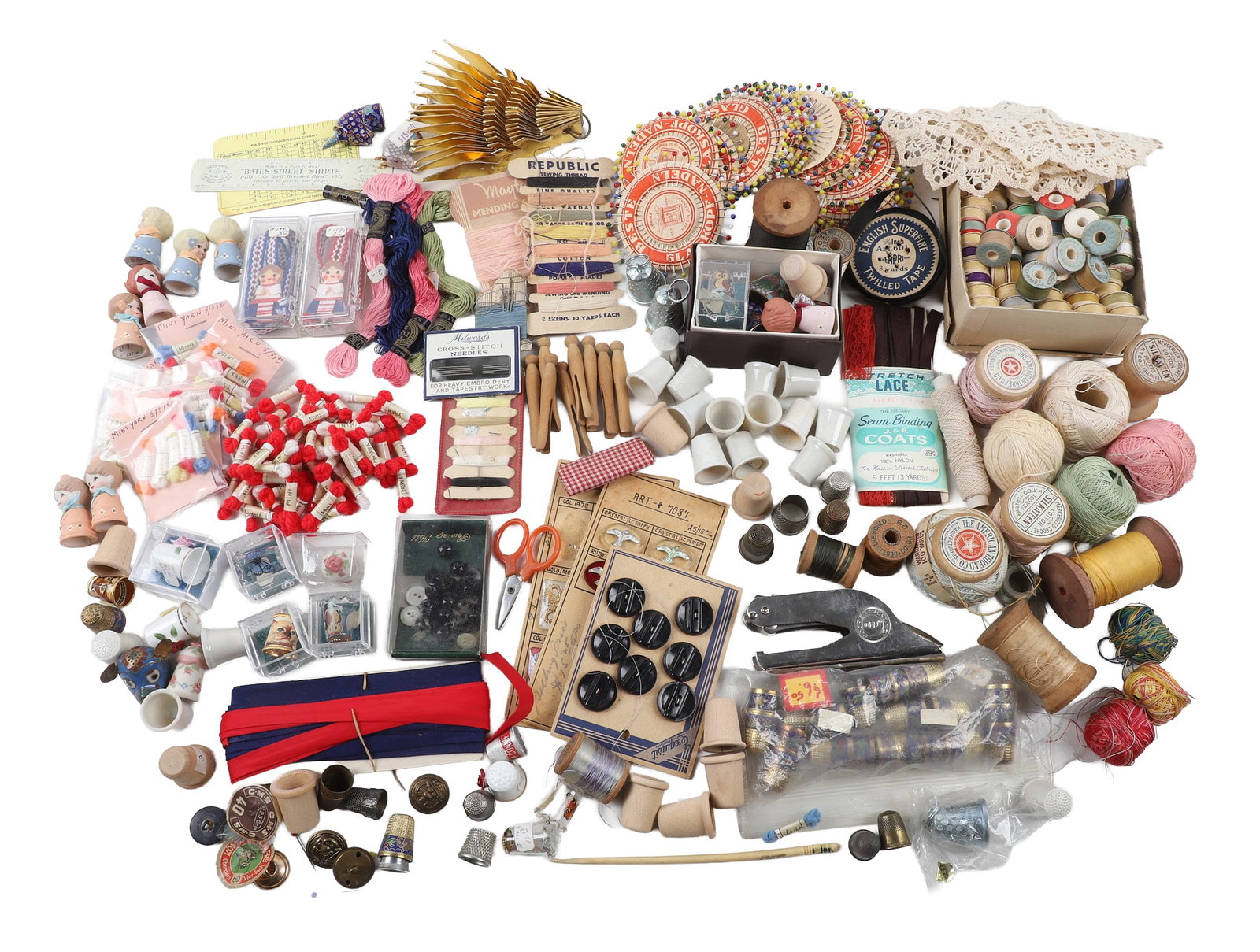 Vintage Sewing, Thimbles & Craft Supplies (1 of 14)