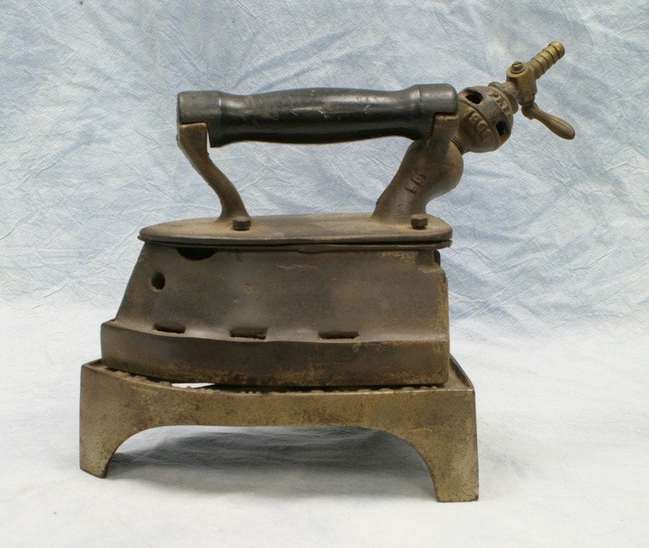 Tailors Gas with companion trivet: Tailors Gas with companion trivet