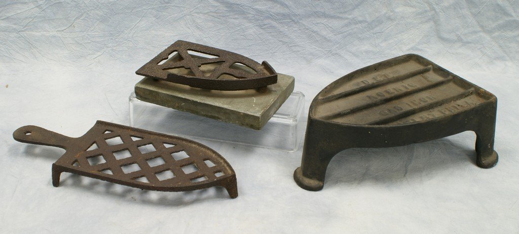 Lot of 3 trivets: Lot of 3 trivets