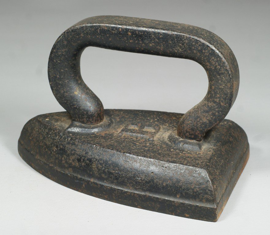 Tailor's iron, solid cast iron, with the letter "B", 8": Tailor's iron, solid cast iron, with the letter "B", 8" long, 5-1/2" tall, 5-1/4" w