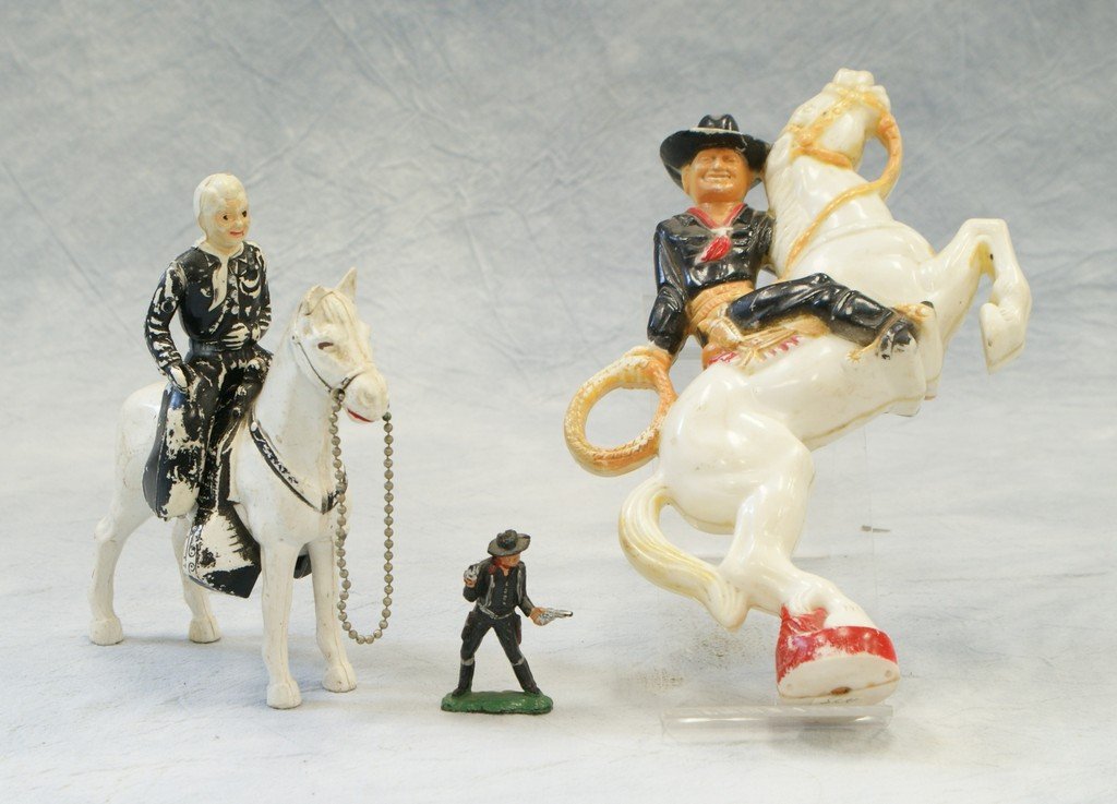(2) Hopalong Cassidy & Topper figures, including hard: (2) Hopalong Cassidy & Topper figures, including hard plastic, Hoppy mounted on Topper with chain reins (missing hat, tail, ear & foot), 6" tall, one-piece Hoppy & Topper figurine, 8" tall, molded pla