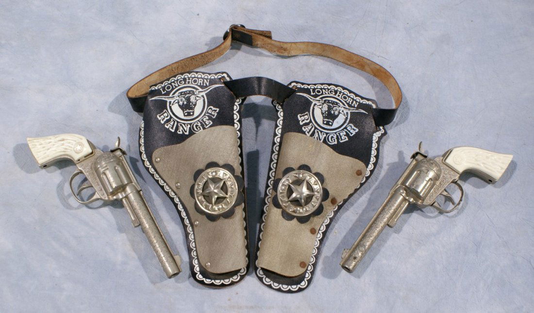 Long Horn Ranger double holster with 2 Hubley Rodeo cap: Long Horn Ranger double holster with 2 Hubley Rodeo cap guns, guns 8" long
