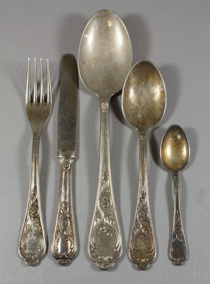 46 pcs of Italian 800 Silver Flatware, comprised of 11