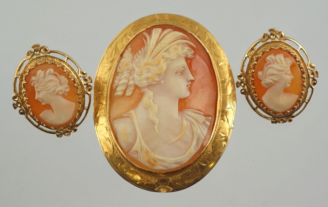 14K YG oval shell carved cameo pin with similar: 14K YG oval shell carved cameo pin with similar earrings, all stamped 14K, pin 1 7/8" h