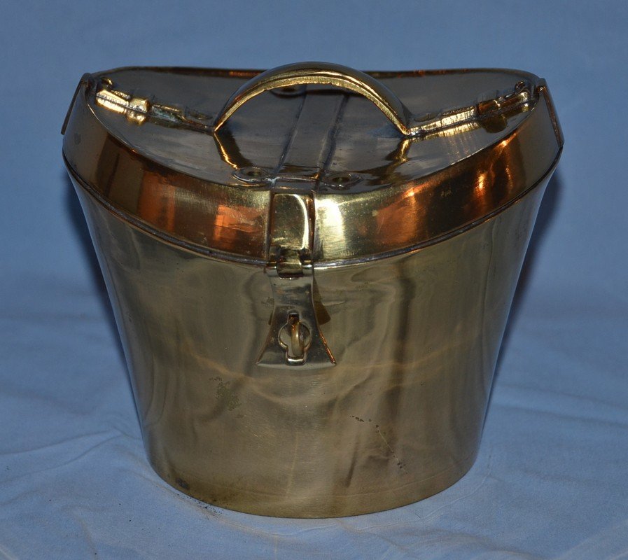 Brass Mottahedeh covered box.: Brass Mottahedeh covered box.