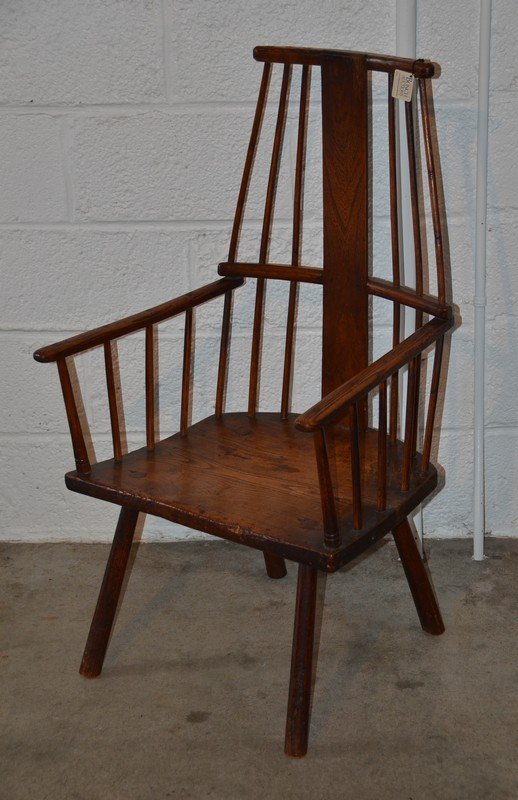 English yew wood and oak Windsor armchair, late: English yew wood and oak Windsor armchair, late 18th/early 19th century, 38 1/2" high.