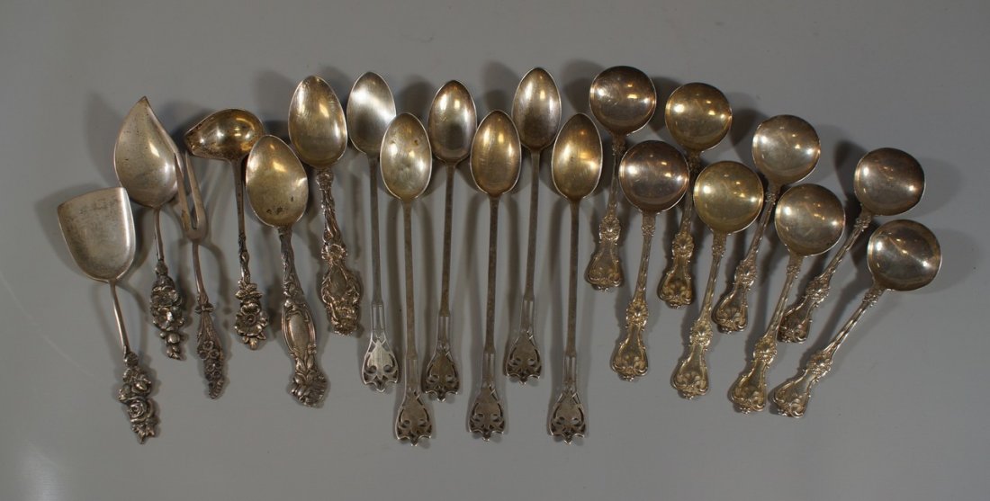 8 Whiting King Edward boullion spoons, mono, 5.27 TO,: 8 Whiting King Edward boullion spoons, mono, 5.27 TO, along with 6 ornate floral small serving pieces by Reed and Barton, Whtinh, shiebler, 5.17 TO, and 6 sterling ice tea spoons with pierced handles,