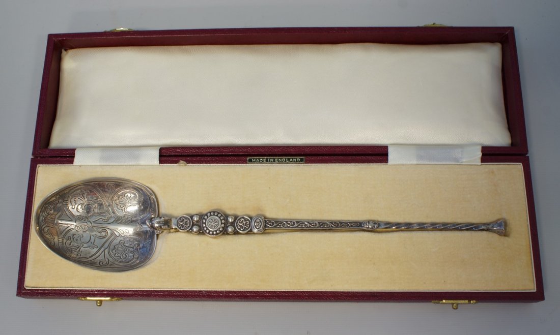 English sterling silver Queen Elizabeth II Coronation: English sterling silver Queen Elizabeth II Coronation Anointing Spoon, 1953, Elizabeth R, 10" l, original case, 2.48 TO, Birmingham touch marks, a replica of the original 12th-Century Anointing Spoon,