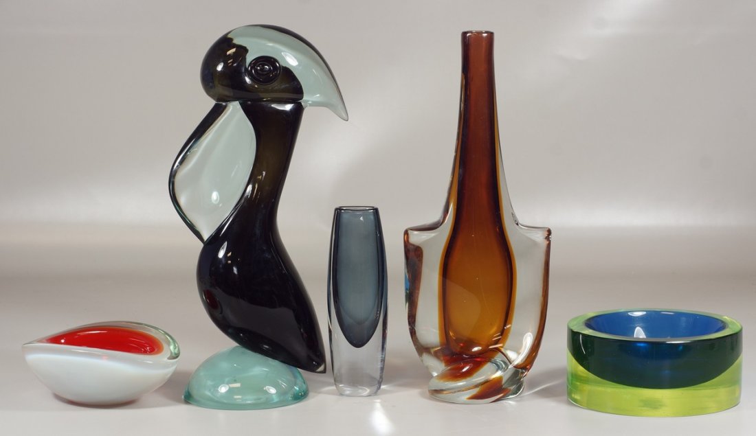 5 pcs contemporary glassware to include: signed: 5 pcs contemporary glassware to include: signed gray-blue Orrefors vase, unsigned bird (chipped), vase, and 2 ashtrays, tall 15-1/2" h
