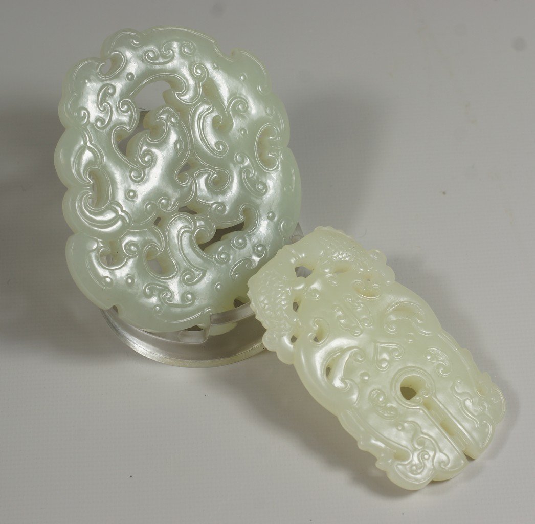 (2) Chinese carved jade medallions, largest 3" x 2-1/2": (2) Chinese carved jade medallions, largest 3" x 2-1/2"