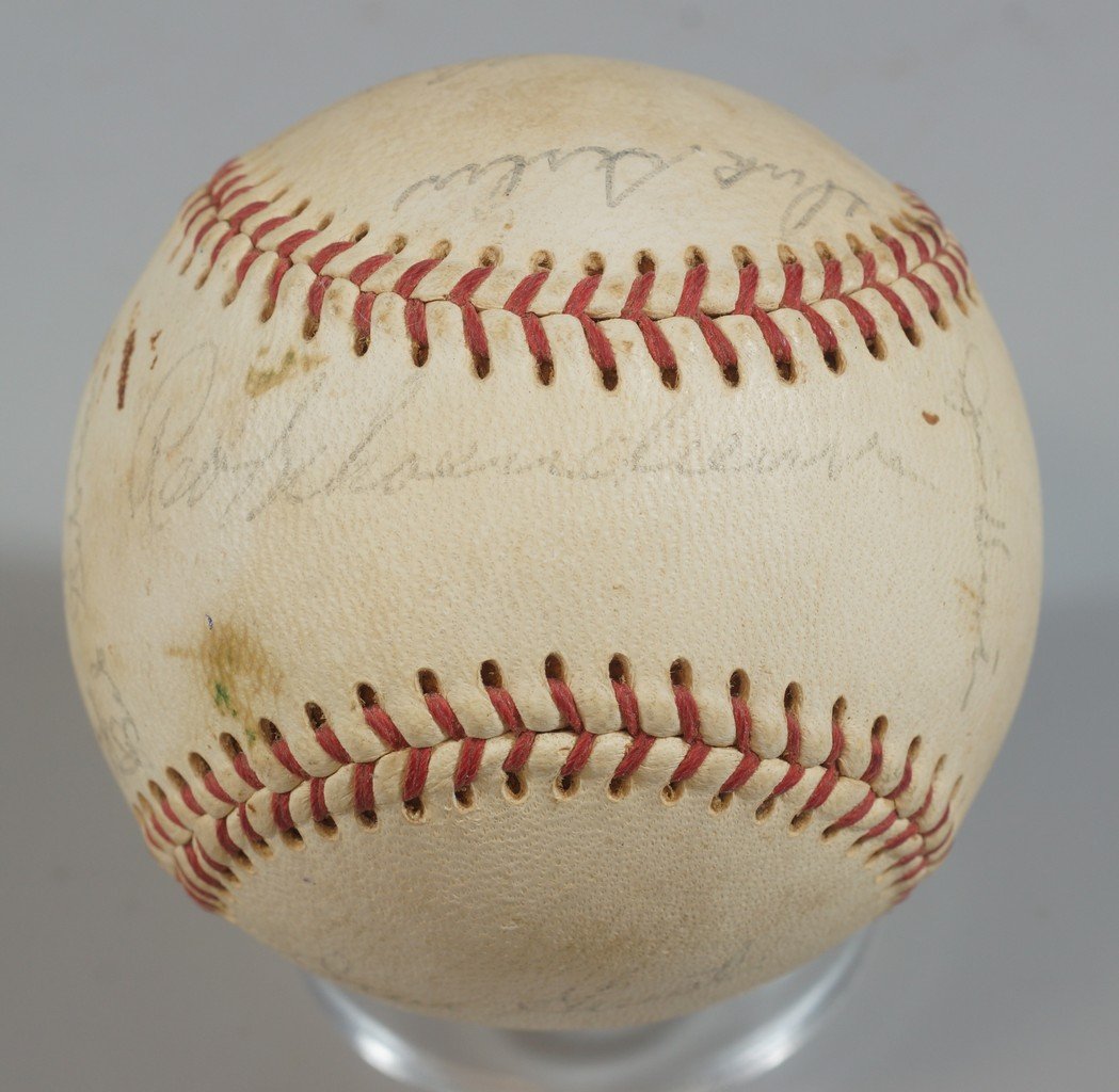 St Louis team signed official National league Spalding: St Louis team signed official National league Spalding Giles baseball circa 1970, 19 signatures, notables to include Joe Torre HOF, Red Schoendienst HOF, Gibson HOF, Brock HOF