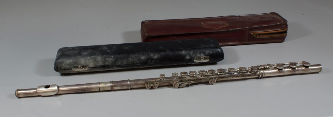 Verne Q Powell sterling silver flute, SN 1684, date of: Verne Q Powell sterling silver flute, SN 1684, date of mfr 1/16/1957, Traditional Powell Scale, A-440, French cups, B foot joint, in-line G, handmade custom flute. Previous information available on th