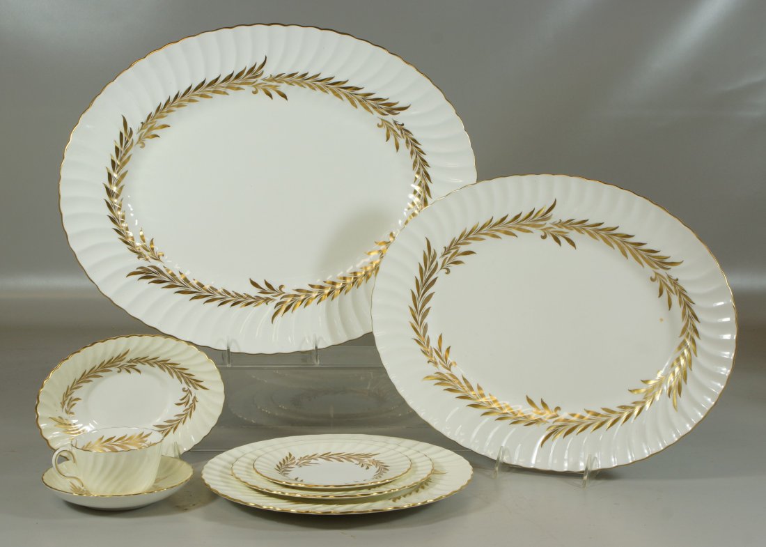 91 Pcs Minton's Golden Symphony dinnerware: 22 teacups,: 91 Pcs Minton's Golden Symphony dinnerware: 22 teacups, 17 dinner plates, 16 salad plates, 16 B&B plates, 17 saucers, 2 oval platters, 1 sauceboat