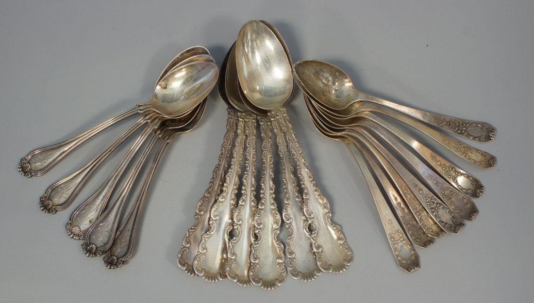 8 Whiting Adam sterling silver teaspoons,6 Whiting: 8 Whiting Adam sterling silver teaspoons,6 Whiting Louis XV tablespoons, 5 International sterling teaspoons, all mono, 18 TO