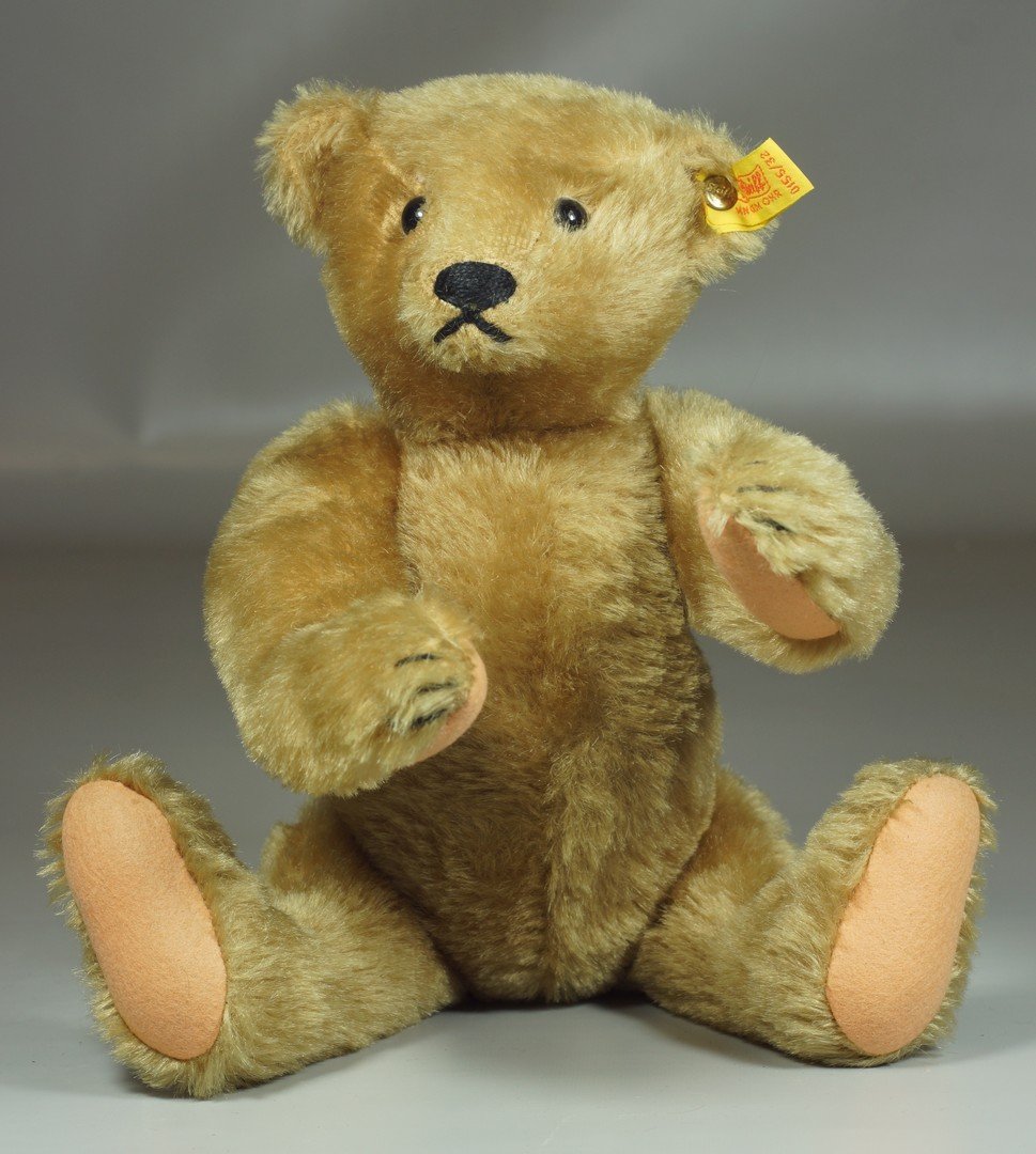 Steiff Bear, Dark Blonde, 12", script brass ear: Steiff Bear, Dark Blonde, 12", script brass ear button, yellow ear tag, c 1982