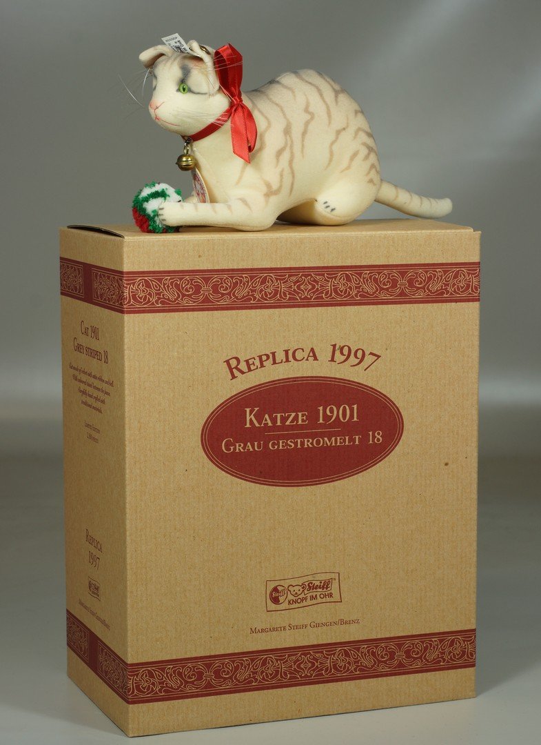 LE Steiff White & Gray Cat, script brass ear button,: LE Steiff White & Gray Cat, script brass ear button, white tag, Katz 1901 Replica, c 2002, 4", OB, COA