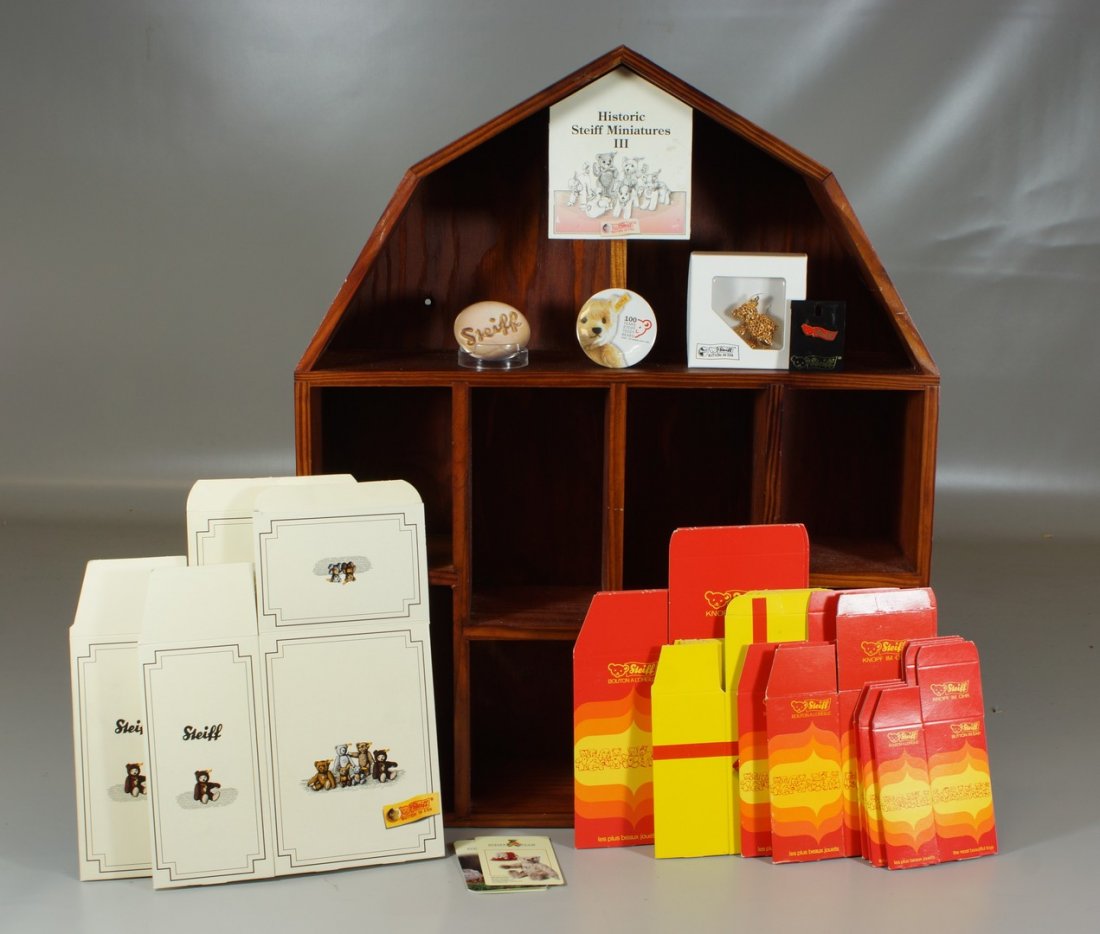 Steiff lot, Historic miniature display, Gift Boxes,: Steiff lot, Historic miniature display, Gift Boxes, Swarovski Bear pin, badget, lapel pin