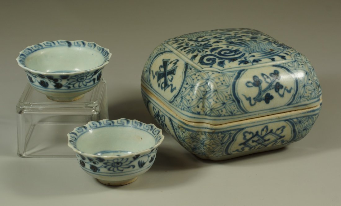 3 pcs of Ming style pottery, including covered box, and: 3 pcs of Ming style pottery, including covered box, and a pair of wine cups, box is 5 1/2" sq, 3 1/2" high