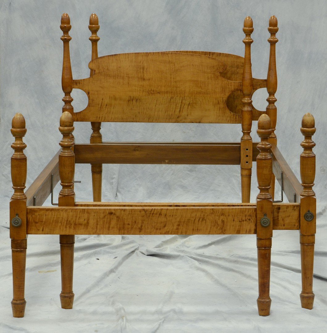 Pr figured maple twin beds, acorn top posts, 39" w, 75": Pr figured maple twin beds, acorn top posts, 39" w, 75" long inside rails, 49" h at headboard, 19th c