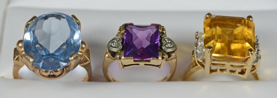(3) 10K YG rings, each w/large colored stones, 8.5 dwt: (3) 10K YG rings, each w/large colored stones, 8.5 dwt