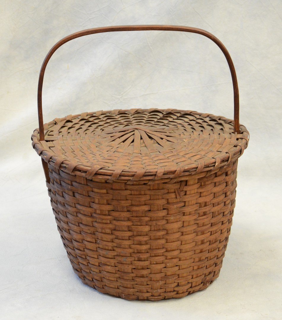 New Jersey lidded egg basket, with high kick-up, (1 of 5)